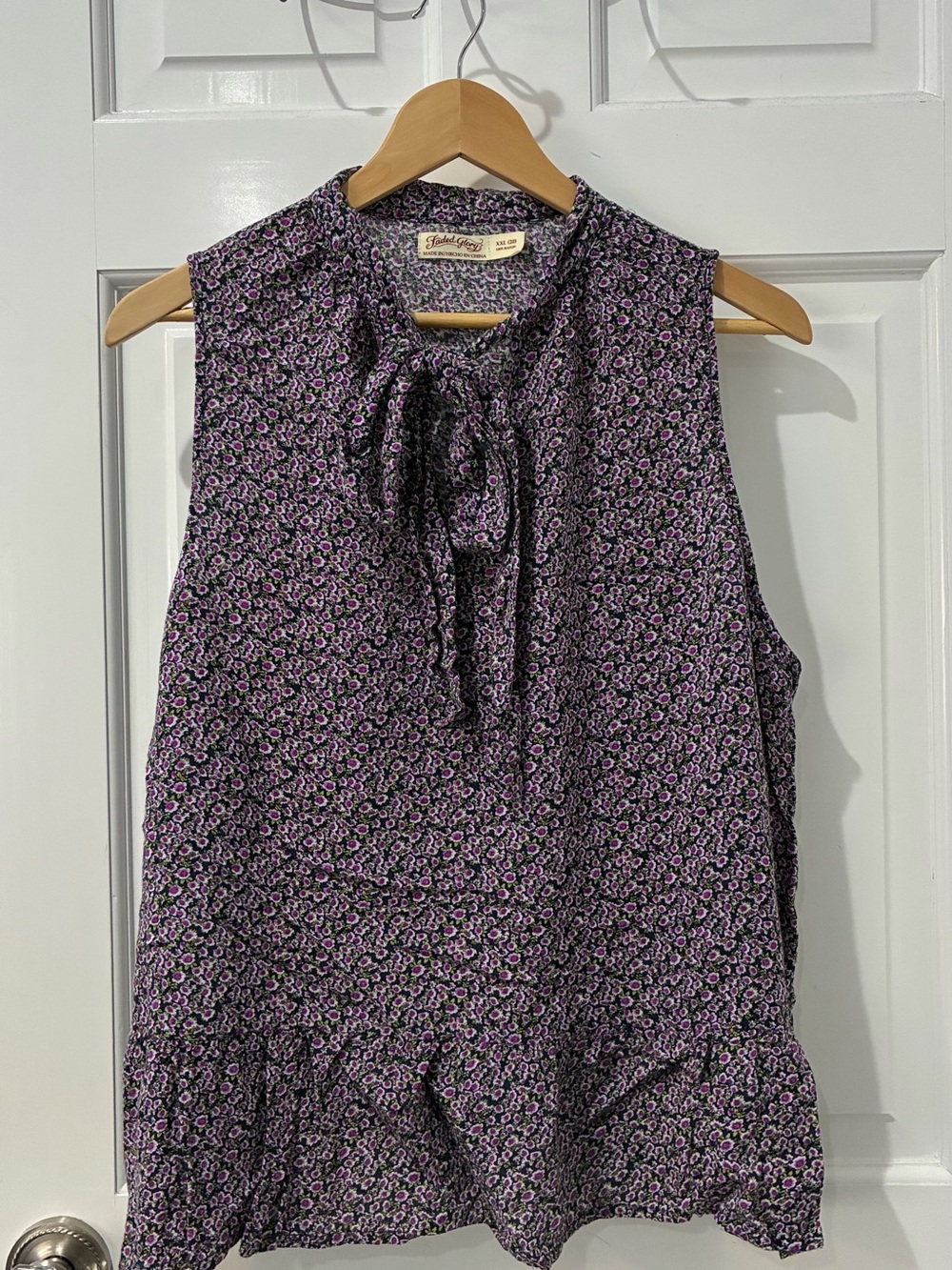 Faded Glory Sleeveless Purple Floral Ditsy Blouse with Tie Neck